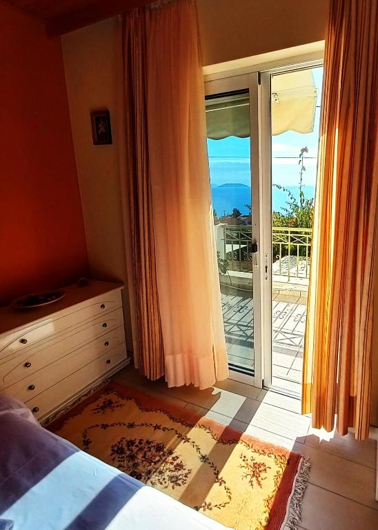 Ένα ή περισσότερα κρεβάτια σε δωμάτιο στο Villa "Eva" - Entire Beachfront Holiday Home - 4S