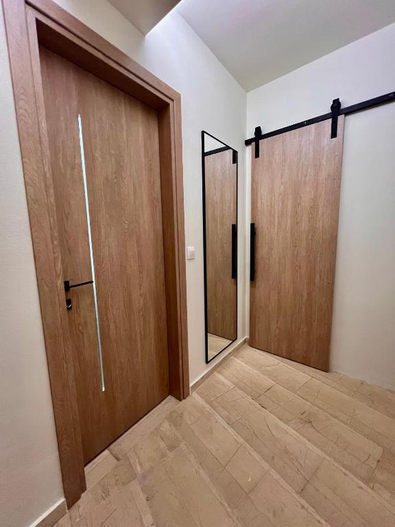 Central Studio Semi-basement - 7