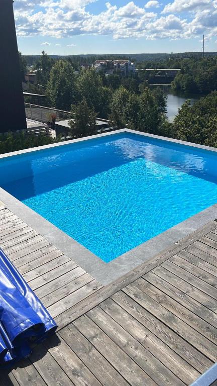 Luxury Villa - Private Pool and Lake View - 带私人游泳池的别墅