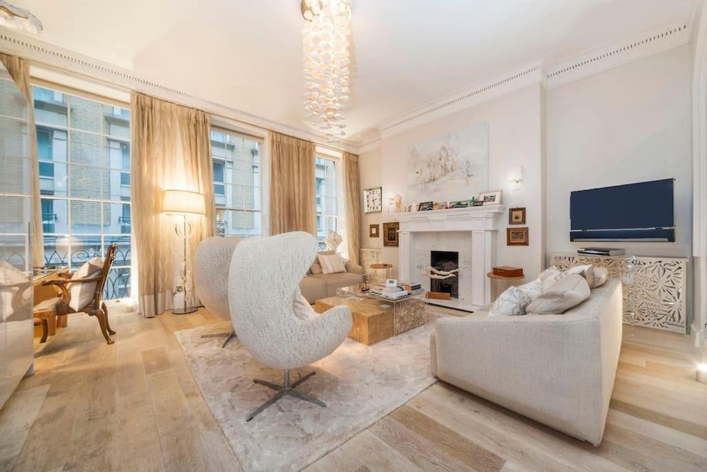 Snapshot of Luxury Apartments Near London S Trafalgar Square