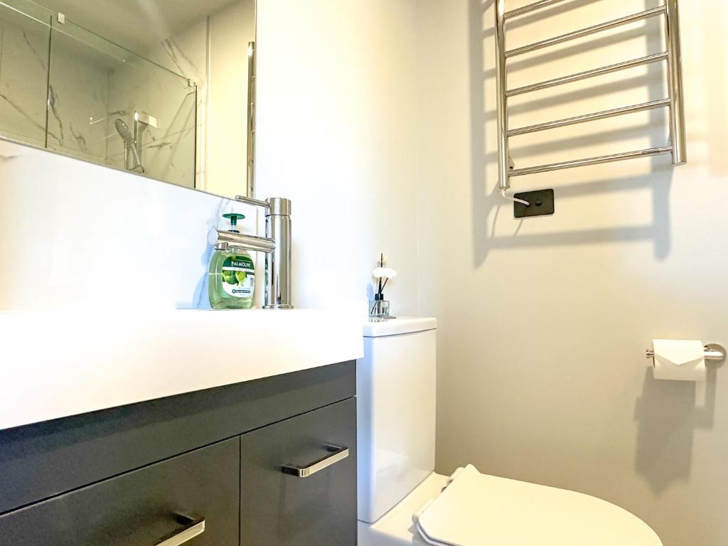 Graceful Stay 3BR beside UC - Resim 13