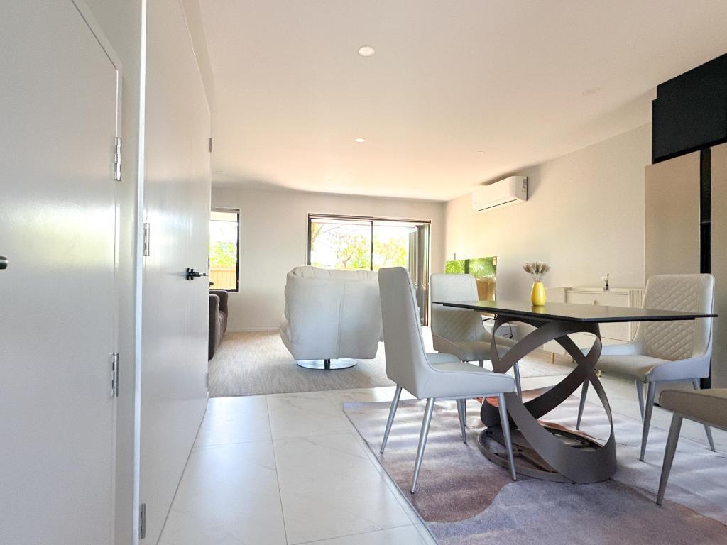 Graceful Stay 3BR beside UC - Resim 4