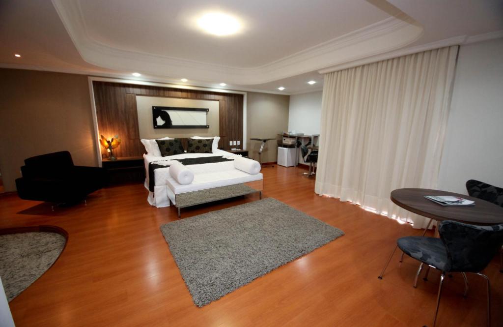  Mavil Plaza Hotel