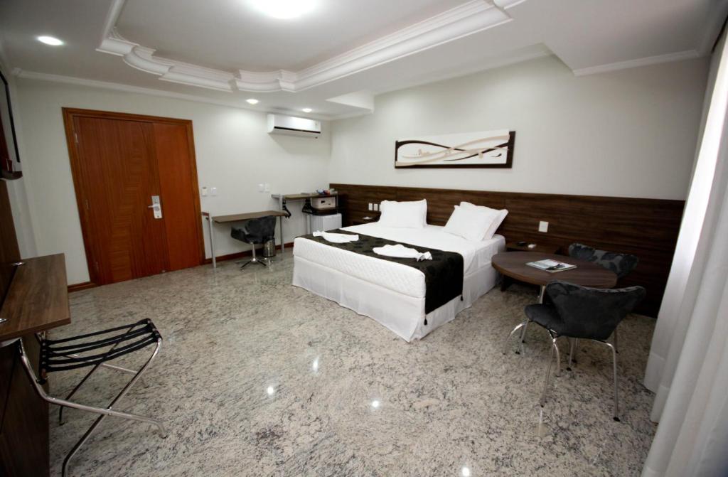  Mavil Plaza Hotel