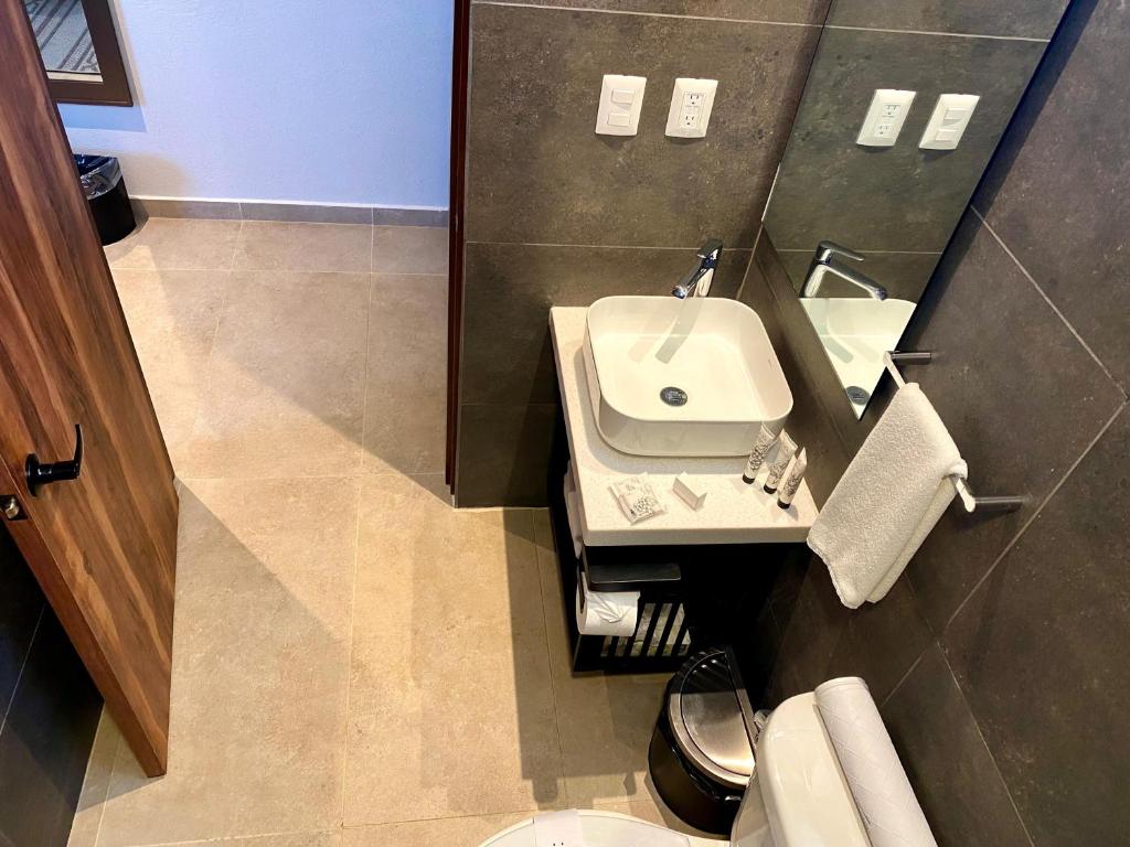 Koupelna v ubytování HOTEL MINA REAL MATEHUALA