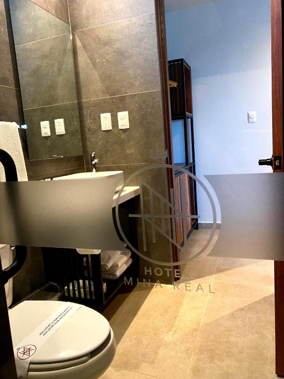 Koupelna v ubytování HOTEL MINA REAL MATEHUALA