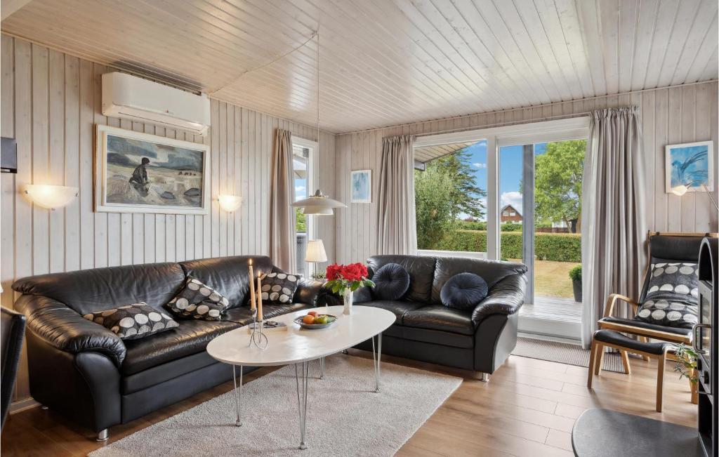 Posezení v ubytování Holiday Home Assens With A Fireplace 03