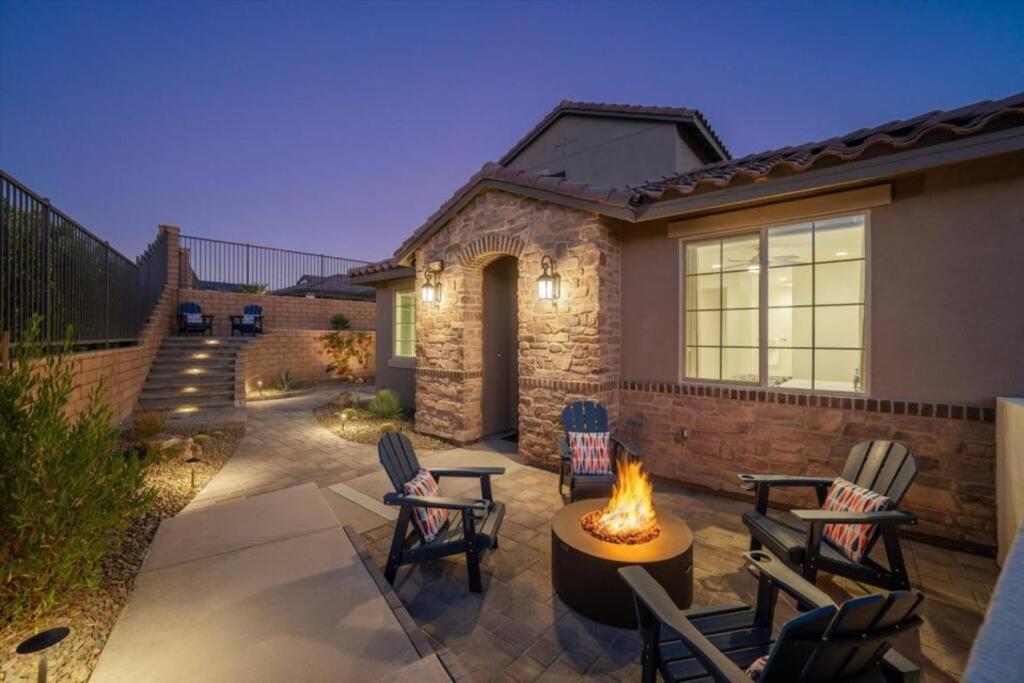 Χώρος καθιστικού στο Fall Fairways Retreat - PGA West 3BD - Golf Cart