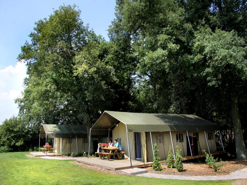 Zahrada ubytování Atmospheric tent lodge with dishwasher, in Twente