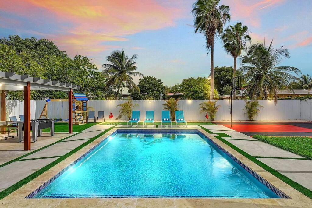 Πισίνα στο ή κοντά στο Miami Resort Villa
