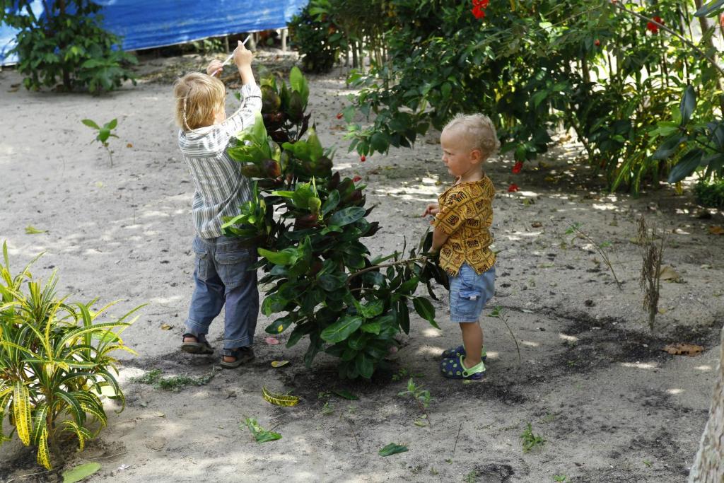 Děti v ubytování Marari Neena Beach homestay