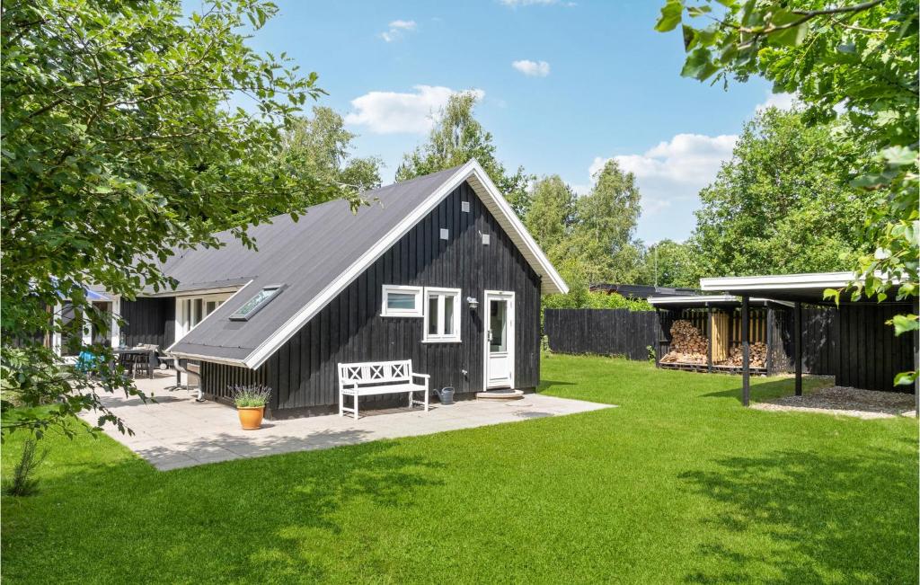 Κήπος έξω από το Beautiful Home In Højby With Wifi