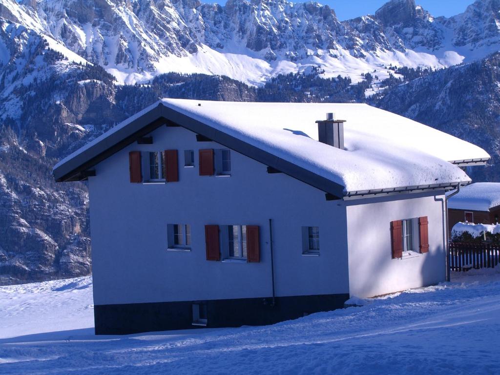 Splošen pogled na gorovje oz. razgled na gore, ki ga ponuja apartma