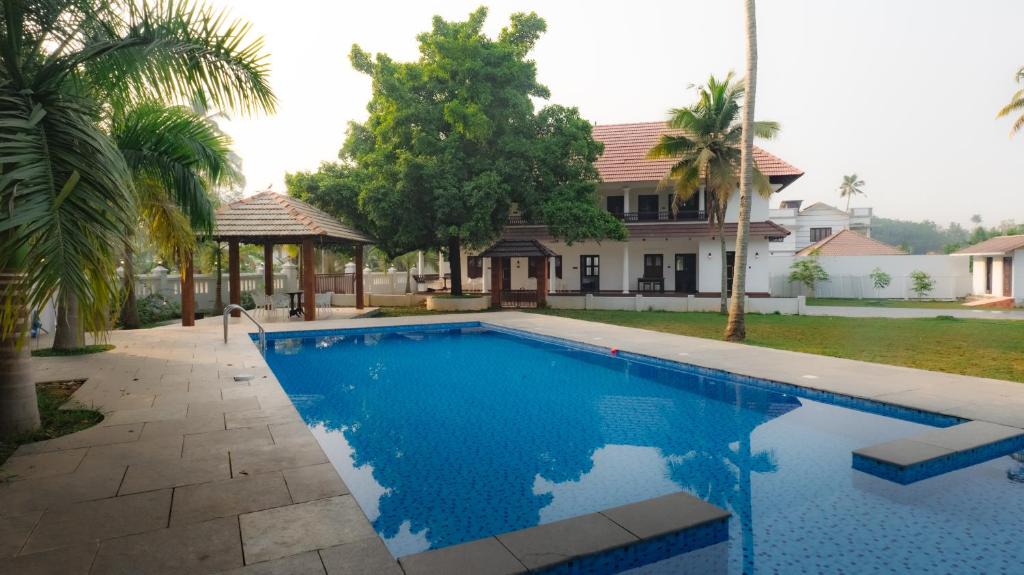 Kolam renang di atau dekat dengan Tamarind Heritage Holiday Home