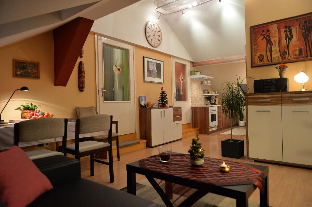 Posedenie v ubytovaní Sopron Eszter Apartman