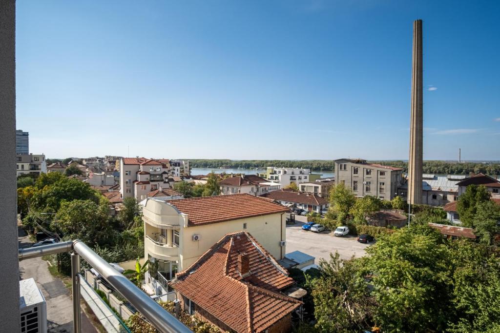 Nespecifikovaný výhled na destinaci Ruse nebo výhled na město při pohledu z apartmánu