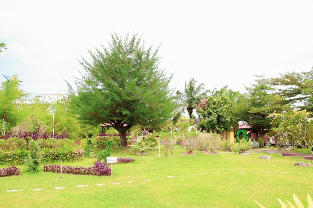 Giardino di Thong's Inn Hotel Kualanamu
