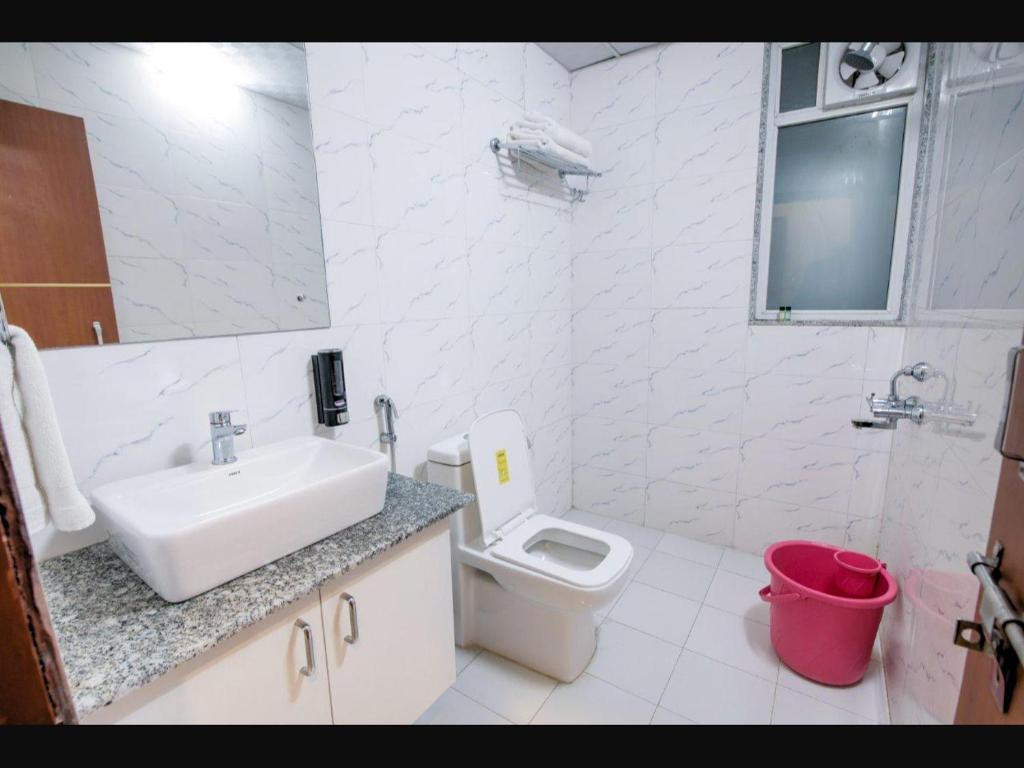 Koupelna v ubytování Amit House