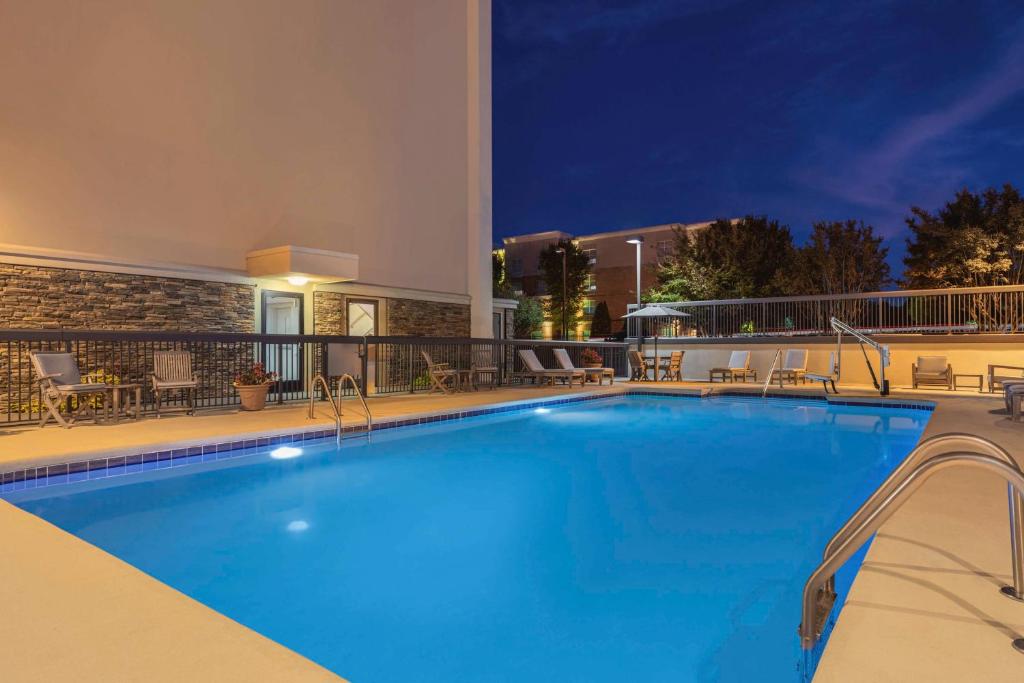 Hampton Inn Charlottesville photo