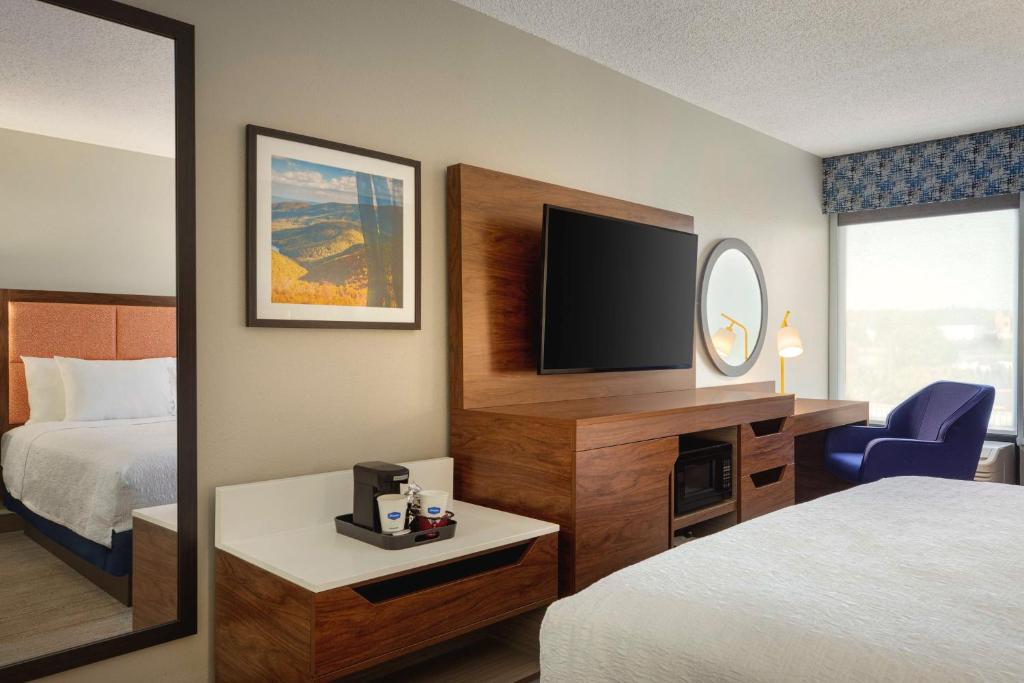 Hampton Inn Charlottesville photo