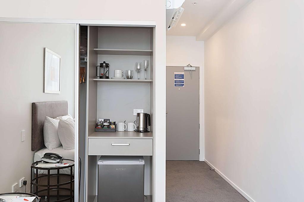 Ramada Suites By Wyndham Victoria Street West - Resim 12