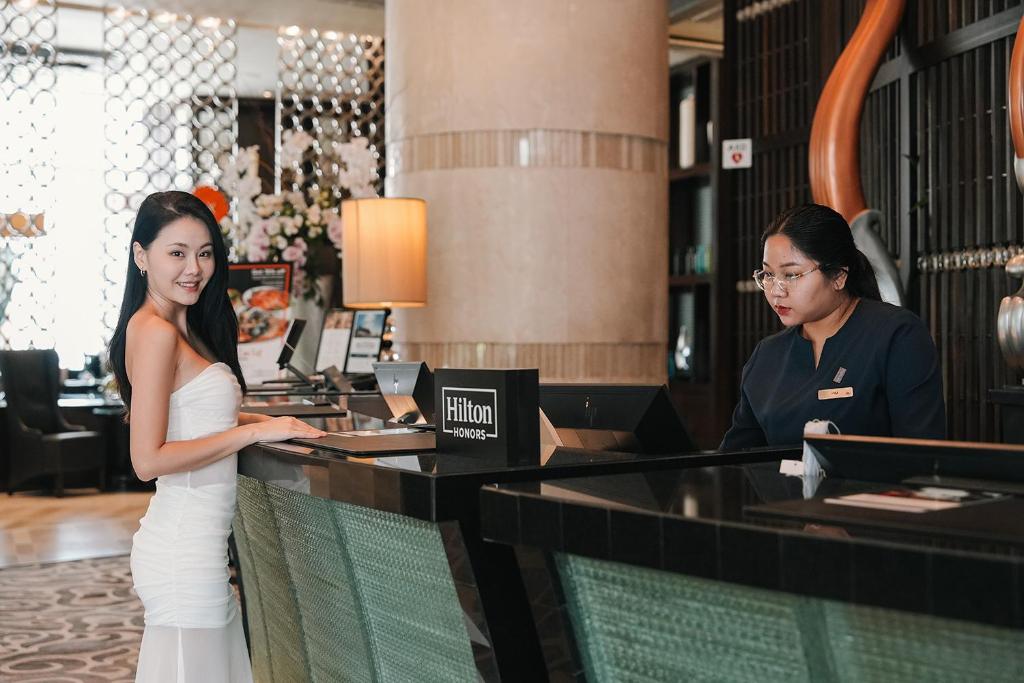 Hilton Bangkok Grande Asoke - Resim 10