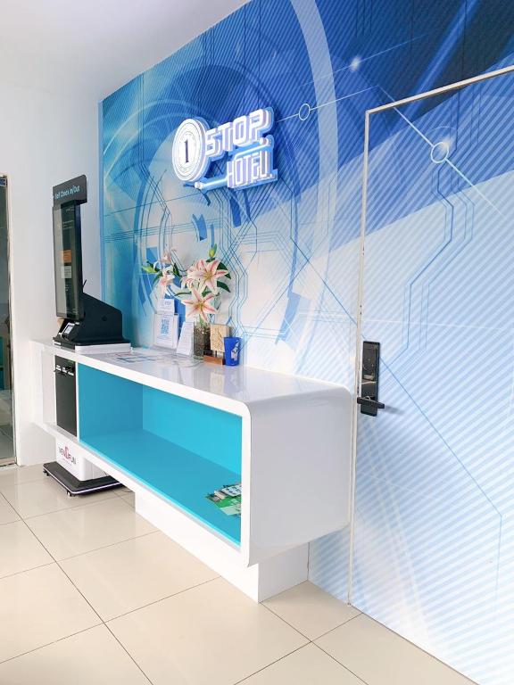 TV a/nebo společenská místnost v ubytování One Stop Hotel Ipoh