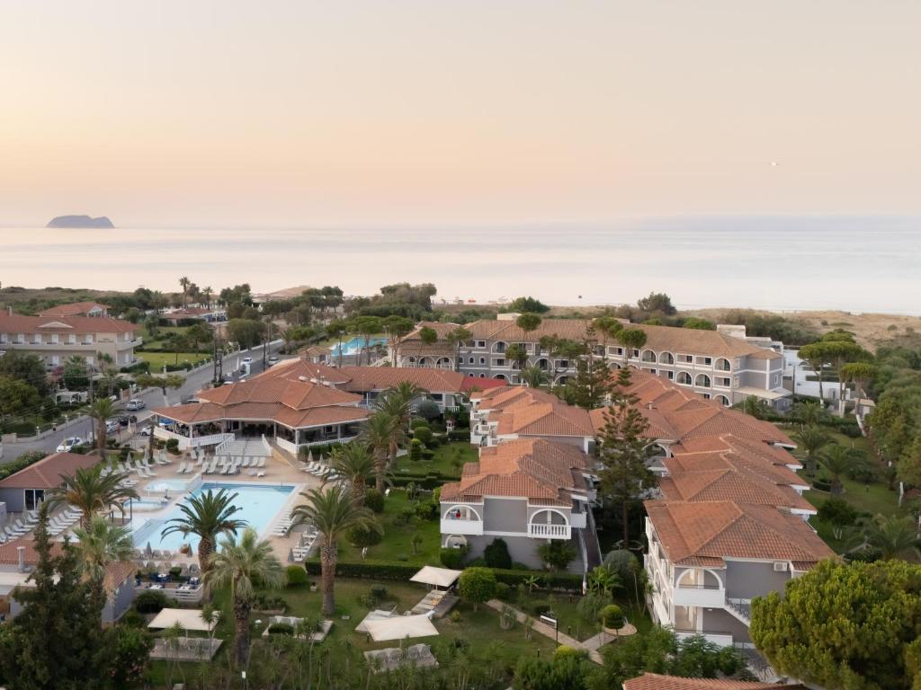 Bazén v ubytování Golden Sun Hotel nebo v jeho okolí