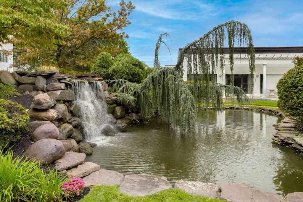 Zahrada ubytování DoubleTree Suites by Hilton Mount Laurel
