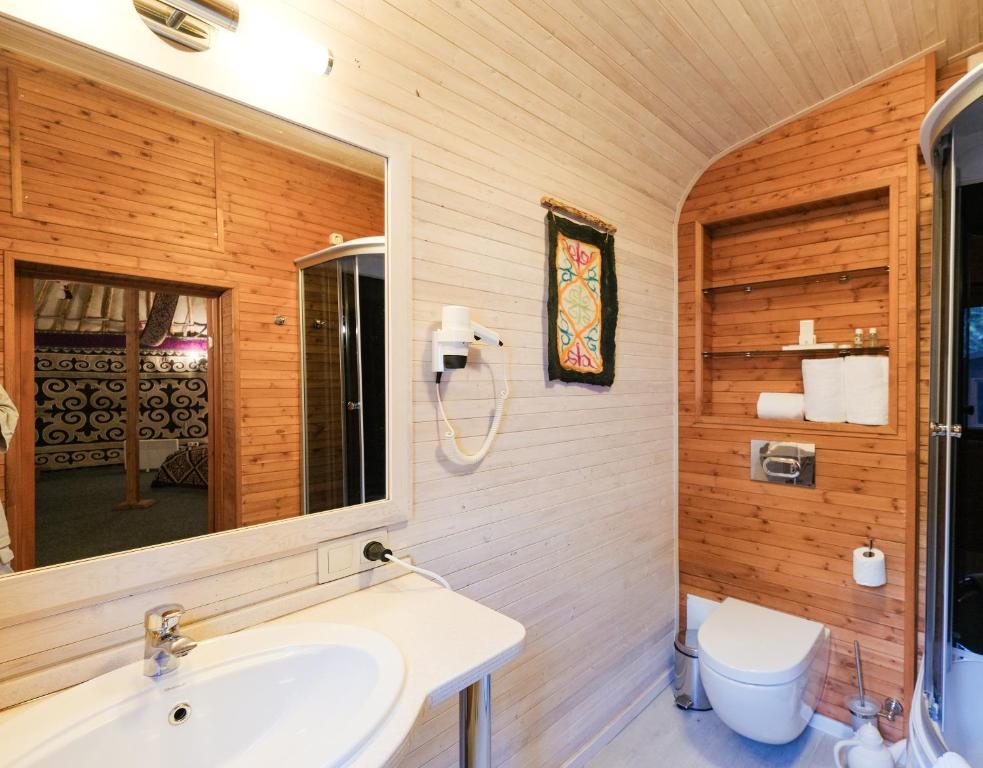 Nemanda porno aktrisa filmda suratga tushadi.