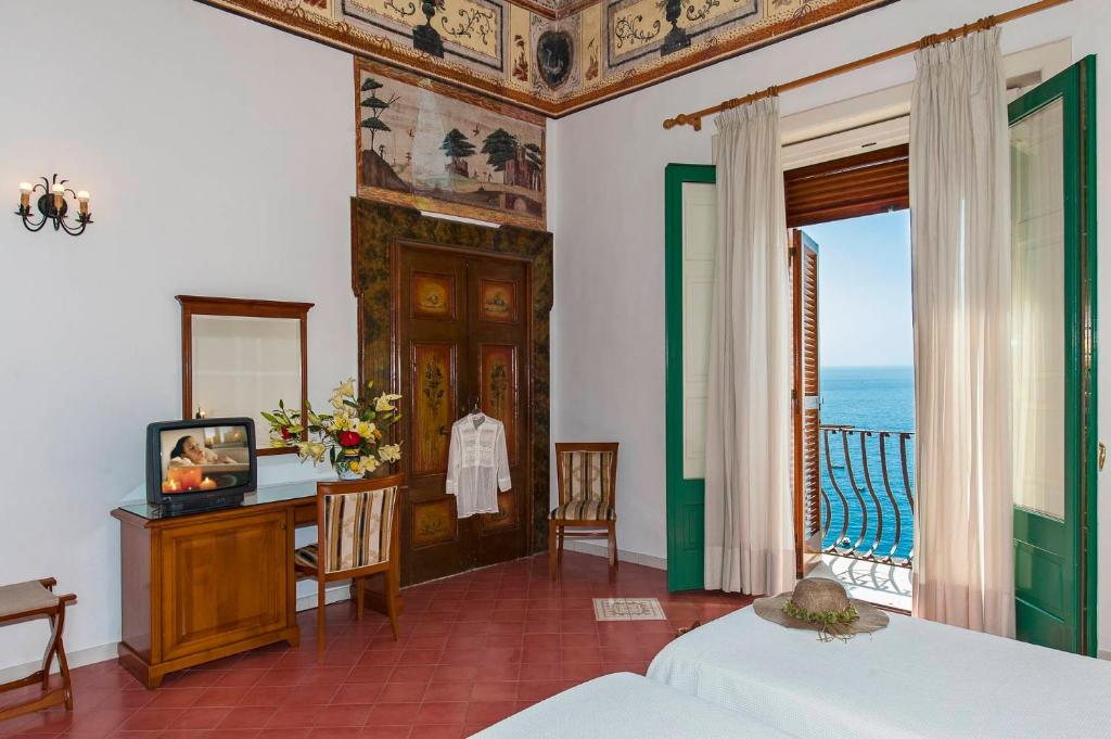 Nespecifikovaný výhled na moře nebo výhled na moře při pohledu z hotelu