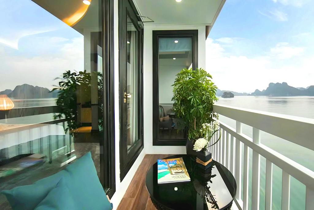 Le Journey Luxury Cruise - 9