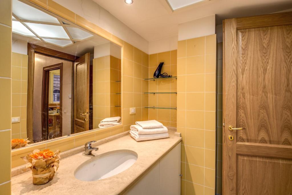 M&L Apartments - Ardesia Colosseo - Deluxe Apartment