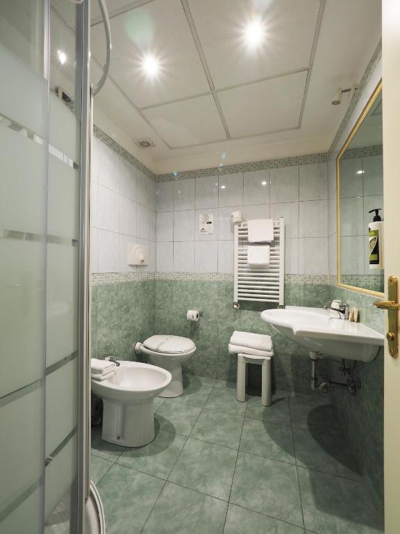Koupelna v ubytování Hotel Osimar
