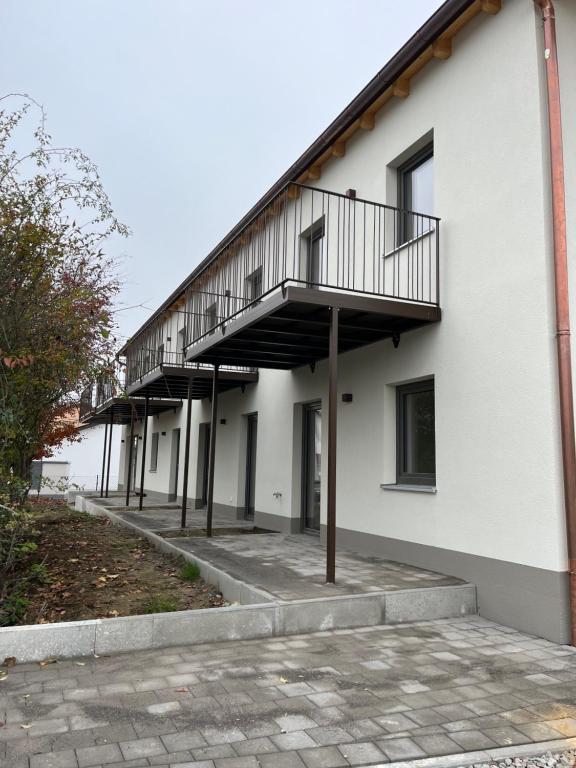 Apartment-Wohnungen Langquaid - Apartamento De Dos Dormitorios Con Terraza