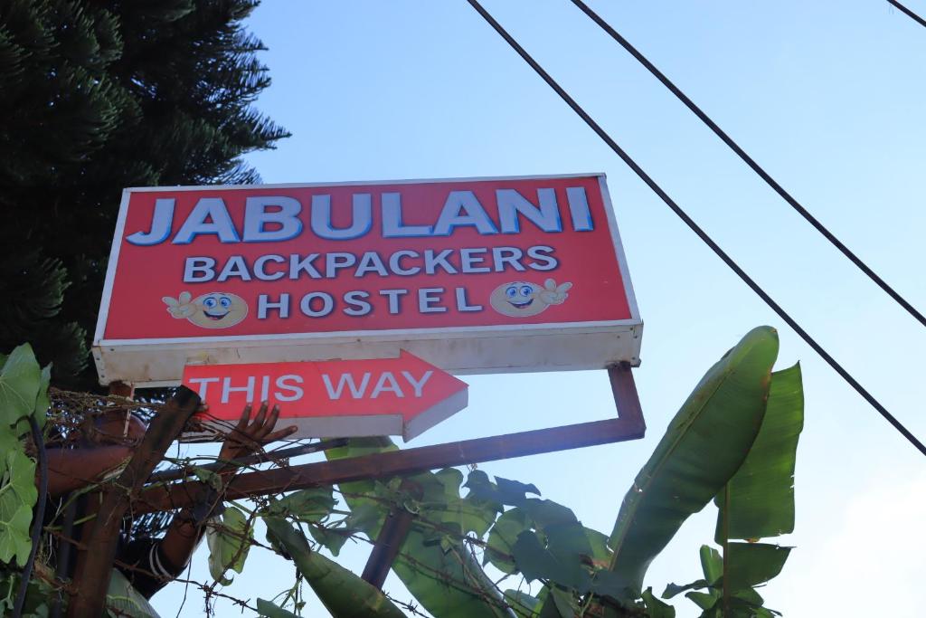 Un certificado, premio, letrero u otro documento en Jabulani Nairobi Backpackers Hostel