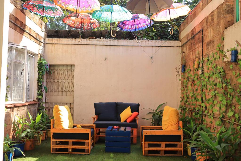 Un lugar para sentarse en Jabulani Nairobi Backpackers Hostel