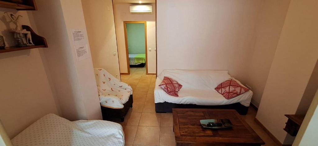 Postel nebo postele na pokoji v ubytování Apartamentos Casa May 2 - Centro Benidorm- Solo Mayores de 30 años y familias