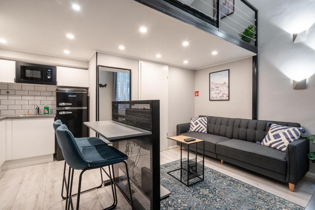 S13- Boutique Apartments, Best Location, by BQA 1073 Budapest, Síp utca 13.  ground floor 8, 1073 kép - 1