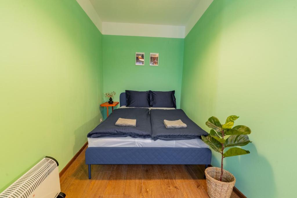 Postel nebo postele na pokoji v ubytování Stellar Female Hostel