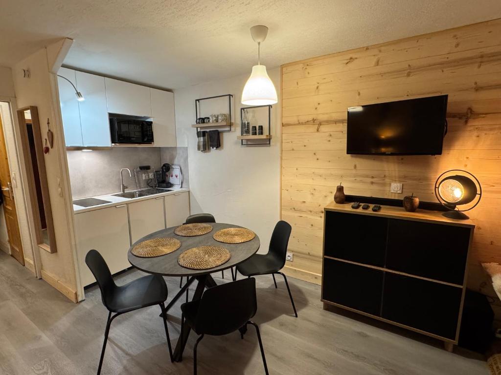 Kuchyň nebo kuchyňský kout v ubytování Studio 4 pers, linges et ménage inclus