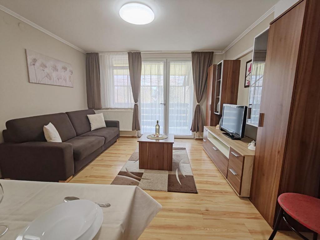 Tó Apartman Gunarasfürdő 7200 Dombóvár, Tó utca 11. 2.em. 34. kép - 1