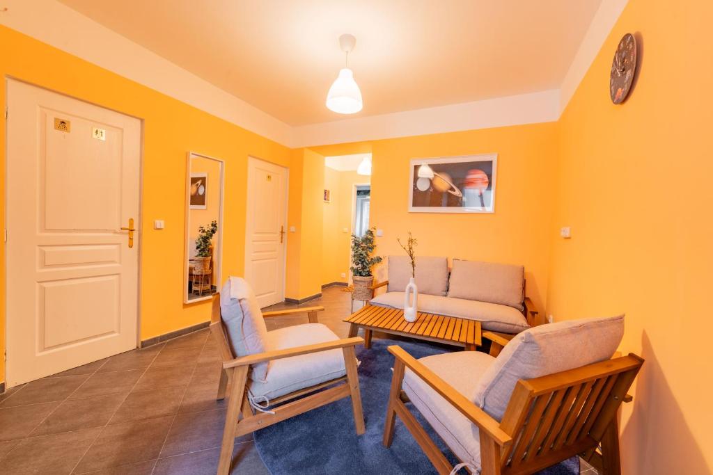Posezení v ubytování Stellar Female Hostel