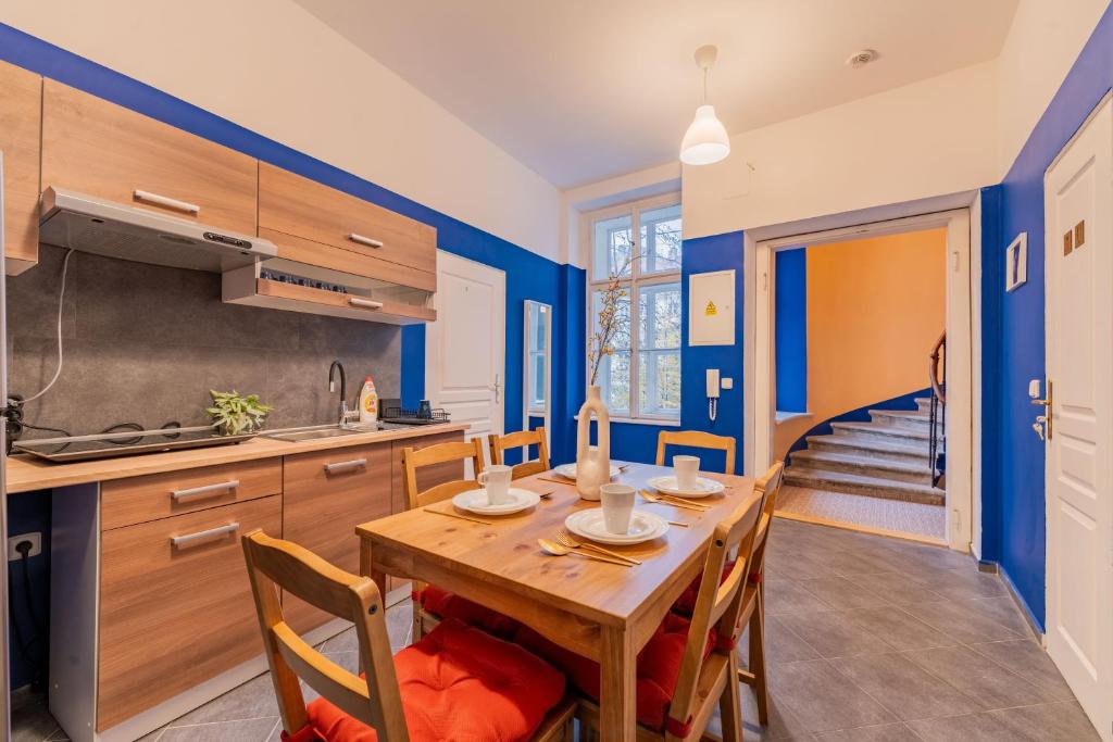 Kuchyň nebo kuchyňský kout v ubytování Stellar Female Hostel