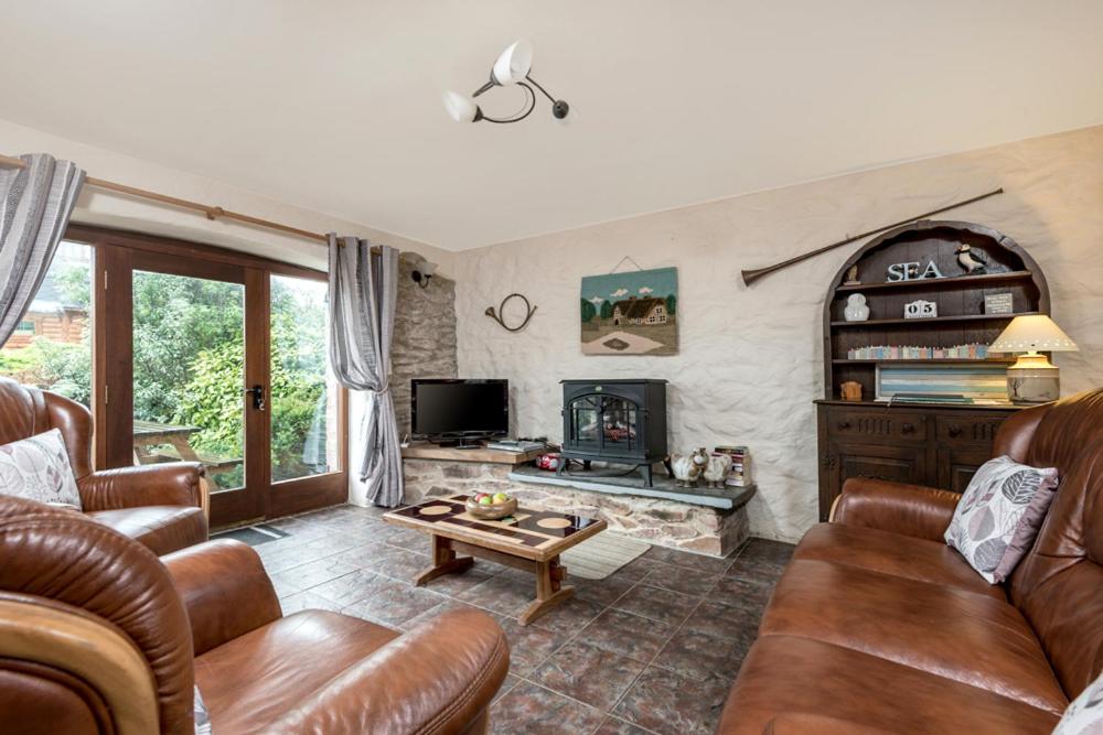 TV/trung tâm giải trí tại Coachmans Cottage