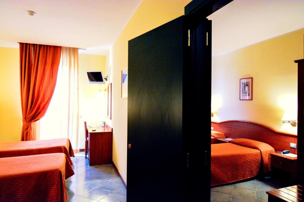 Hotel degli Amici - Dos Habitaciones Comunicadas