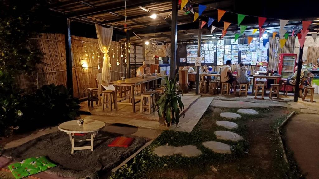 Restaurace v ubytování Paifah Bacpackers