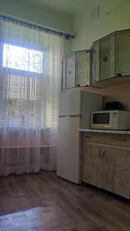 Apartment On Sheptytskyh 27 photo 4