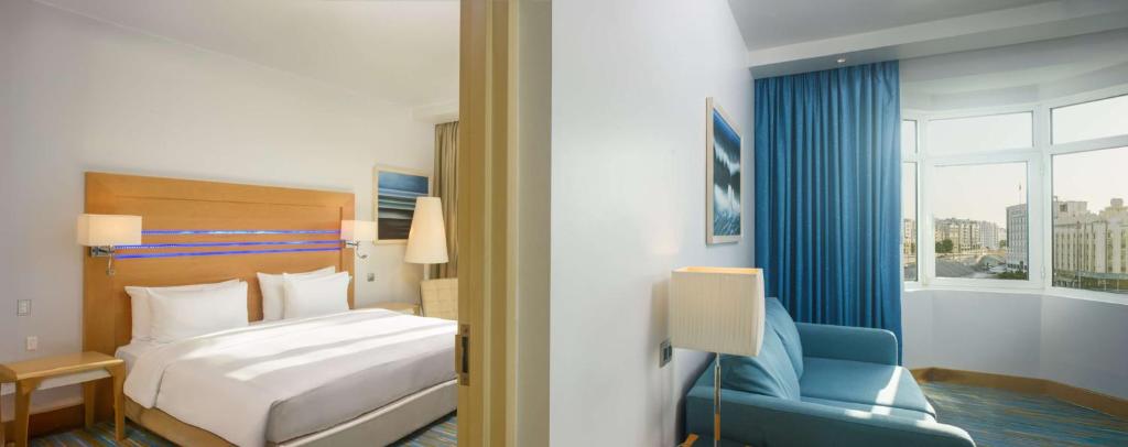 Radisson Blu Hotel, Muscat - 带休息室的Junior Suite