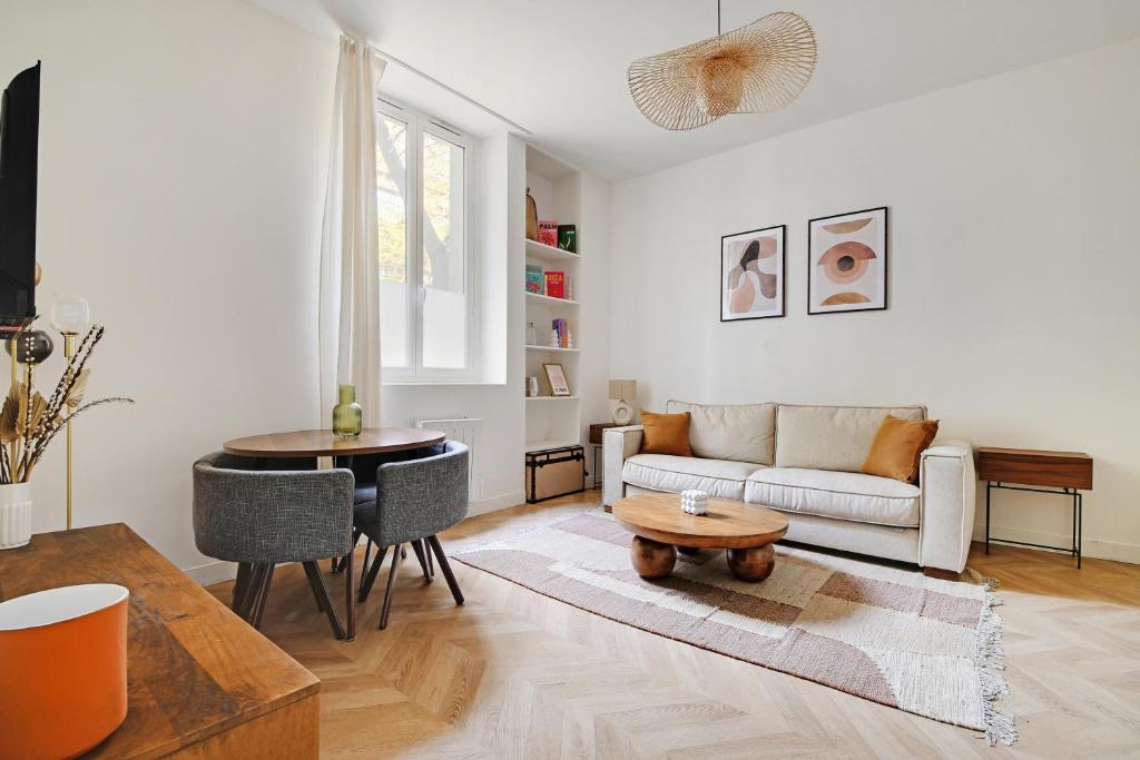 Pick A Flat's Apartment in Bastille - Rue Mornay - One-Bedroom Apartment